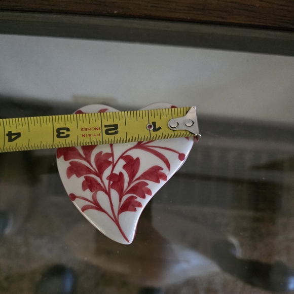 Andrea by Sadek porcelain heart jewelry box. - Picture 6 of 8